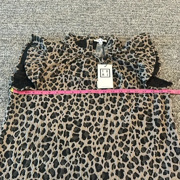 NWT THML Ruffle Sleeve Knit Leopard Print Top Sz M - Picture 7 of 8